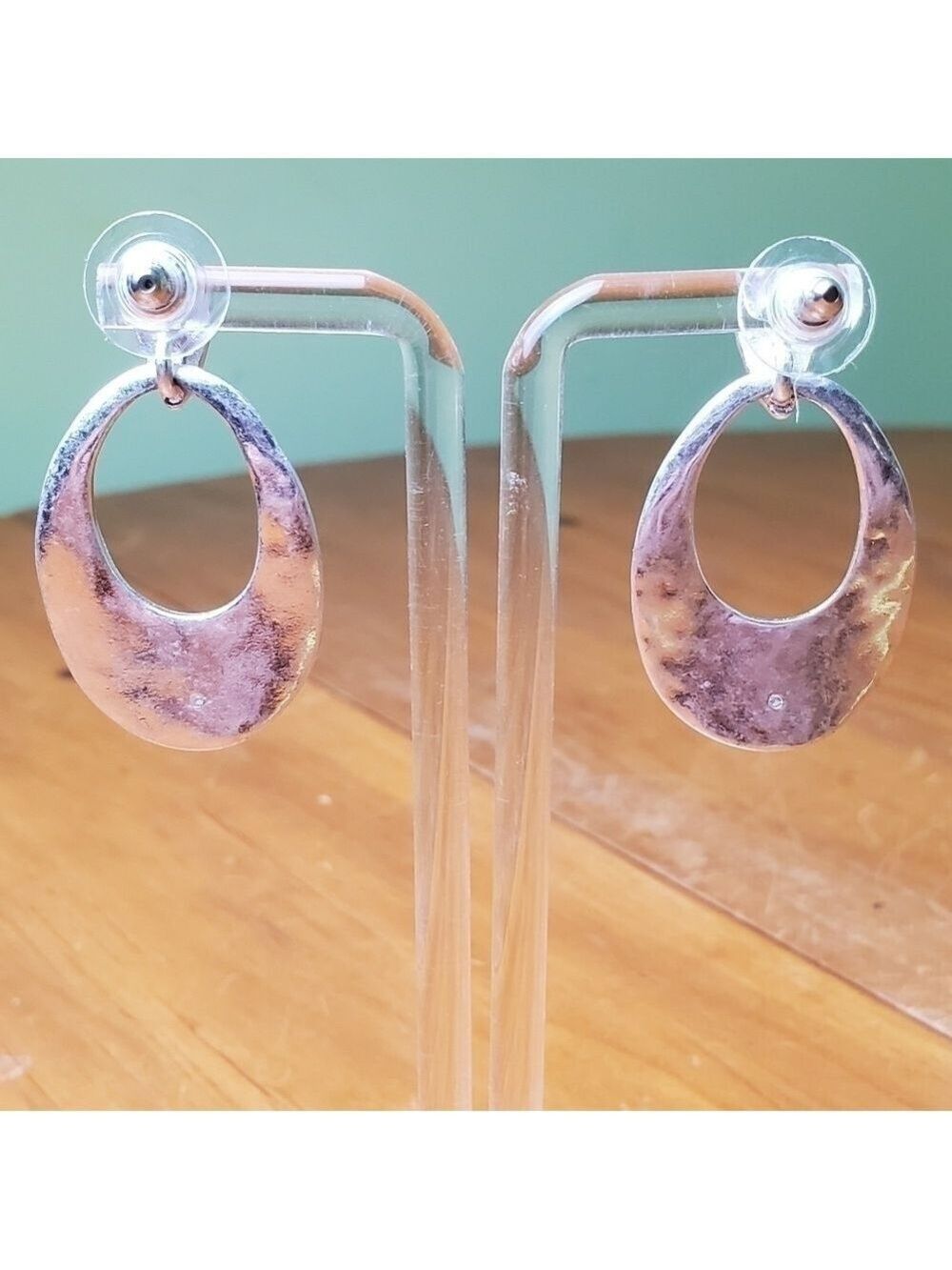 NWOT silver colored earrings, 1.5 inches - Picture 4 of 5